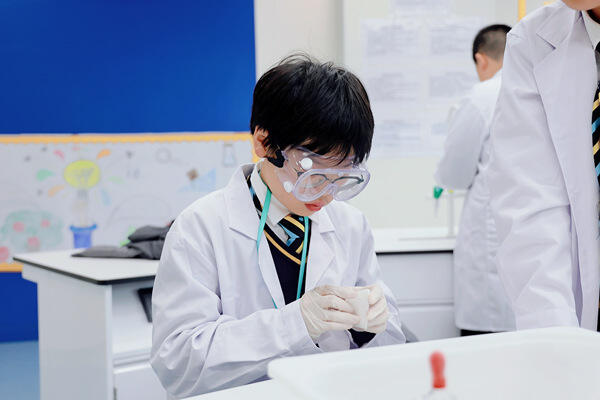 Grade 6 - 科学课,南通惠立学校